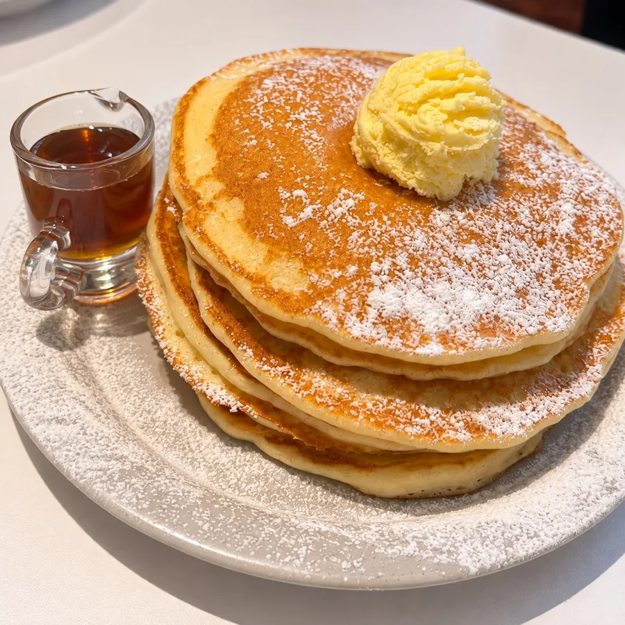 MAPLE TOP 聖水店 — バターをのせたパンケーキ