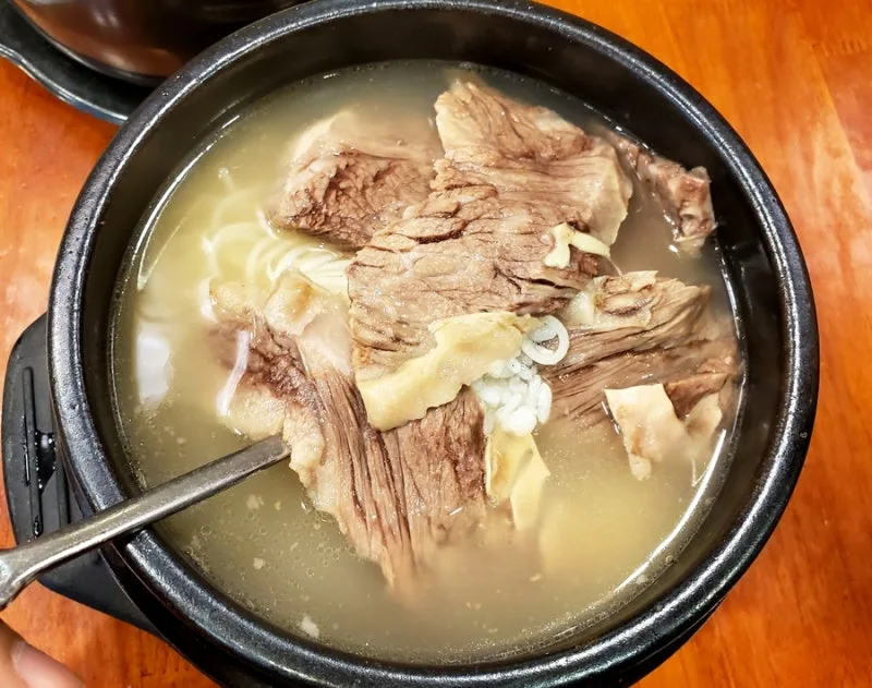 厚切り牛肉とそうめん入りスープ
