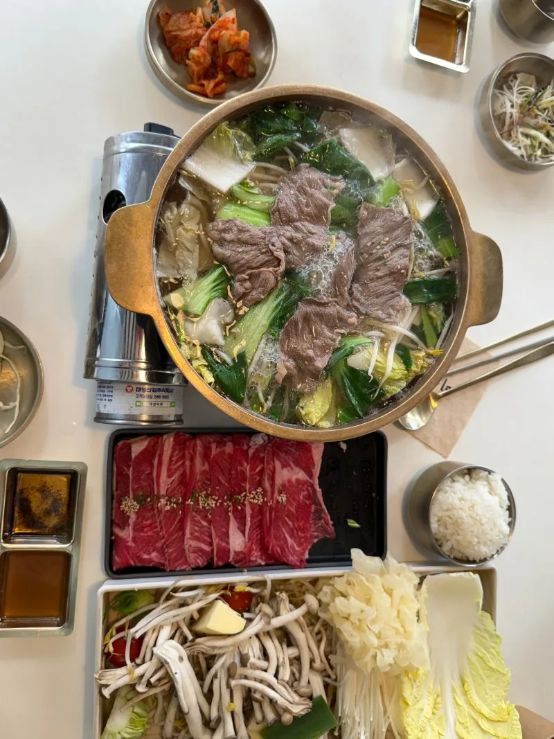 美米屋 新龍山店 — 牛肉と野菜のしゃぶしゃぶ