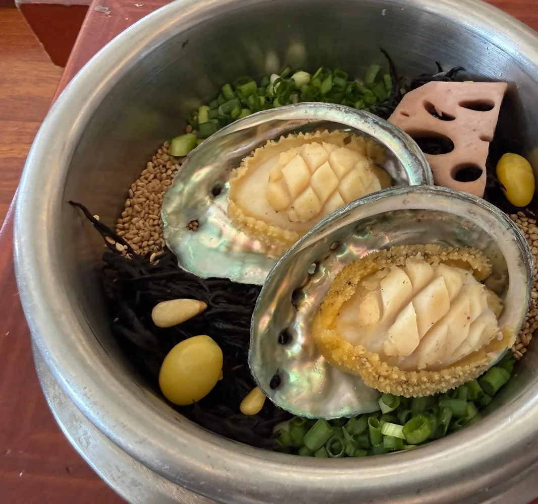 ミポジプ 海雲台本店 — アワビがのった釜飯