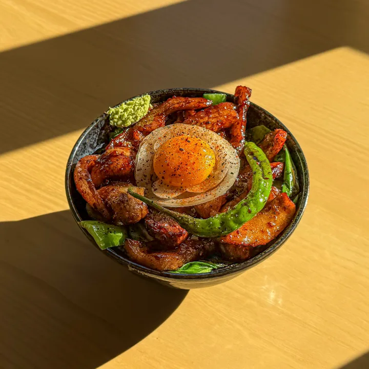 豚トロのトンポーロー風丼