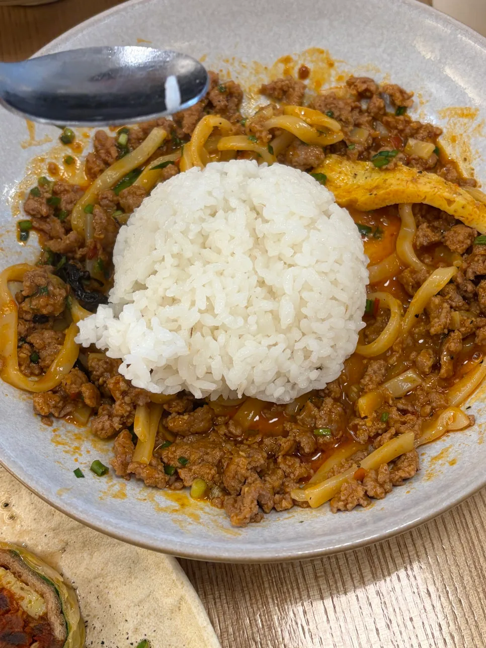 残ったたれにご飯を加えた肉麺