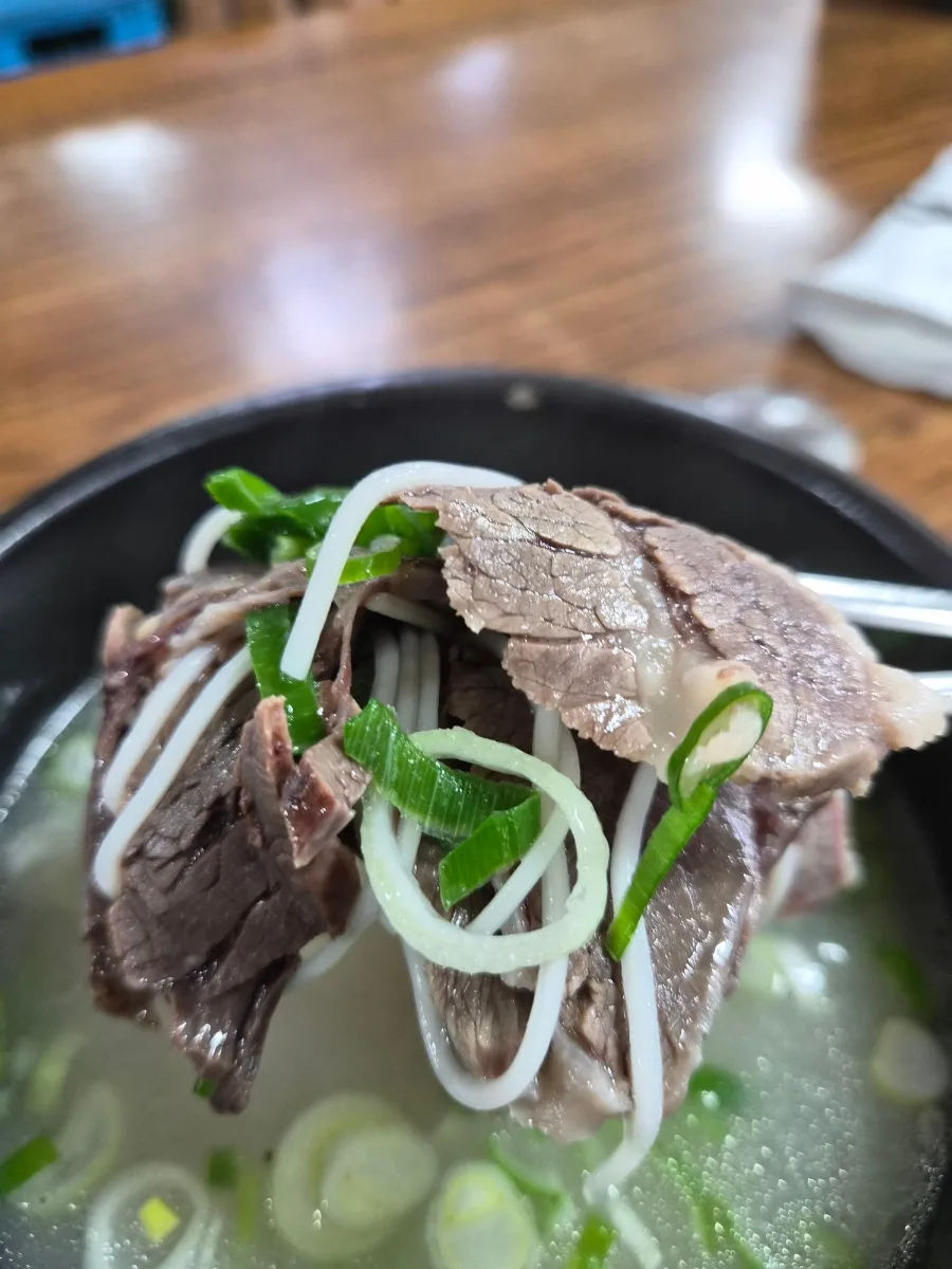 ソルロンタンの牛肉とそうめん