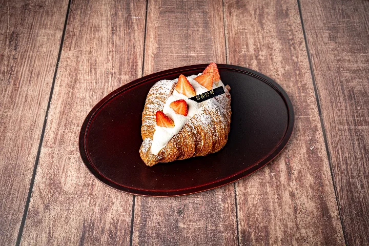 いちごクロワッサン