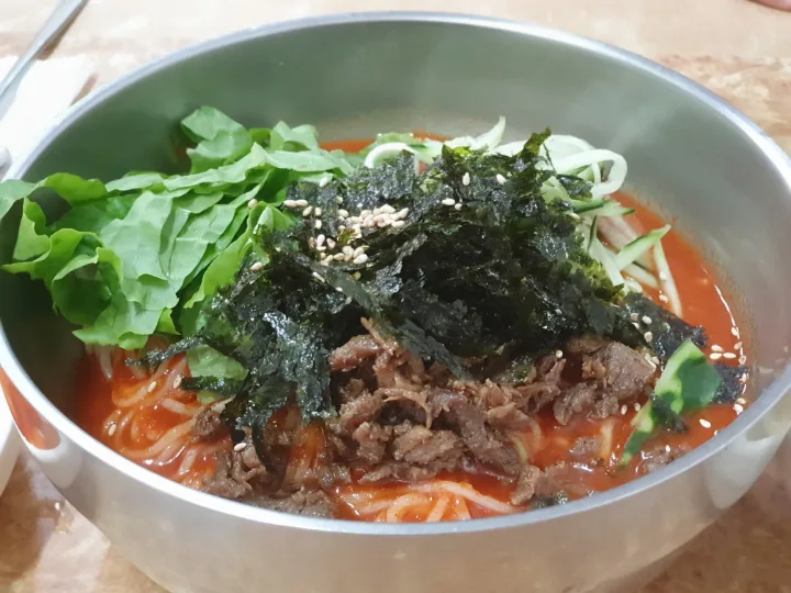ビビングクス（混ぜ麺）