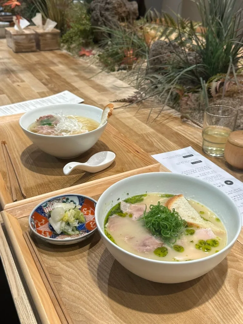 ニシムラ麺 延南本店 — ラーメン二杯と小鉢
