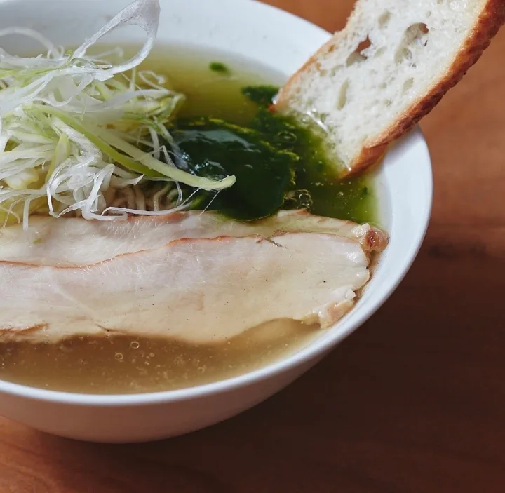 特製鶏塩ラーメン（豚チャーシュー）