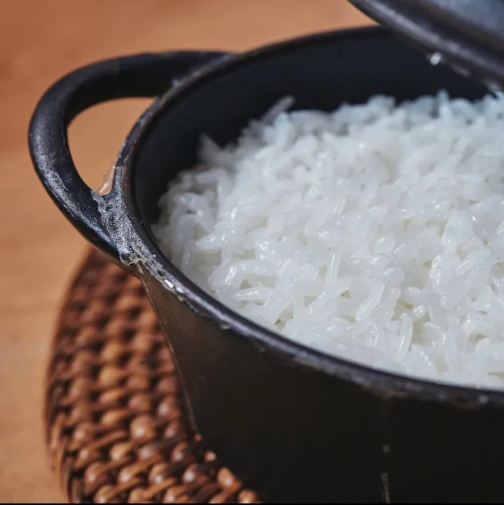炊きたて釜飯とチーズ