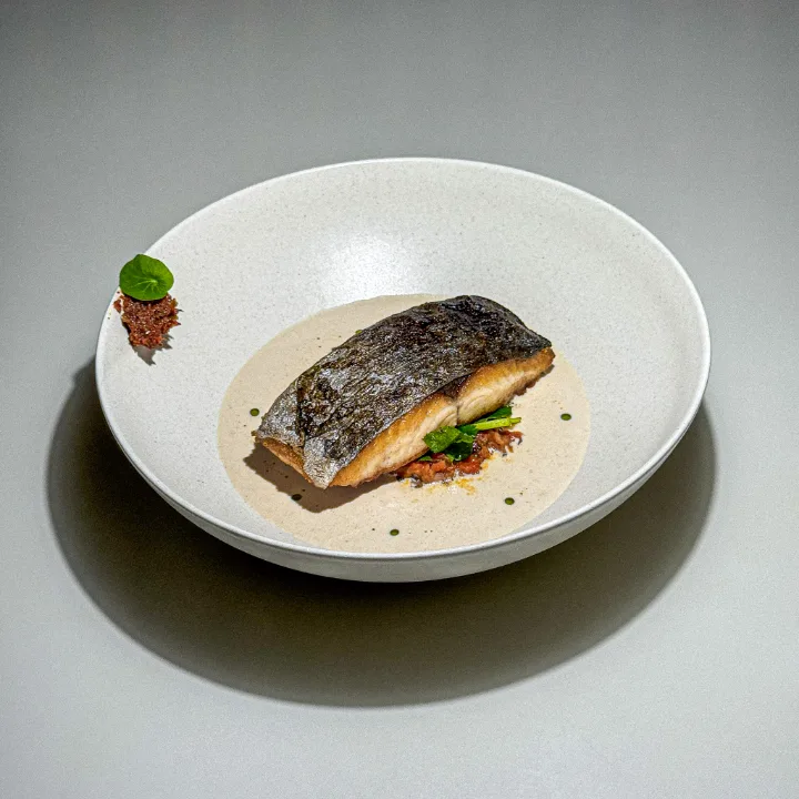 季節の魚のグリルとセリ