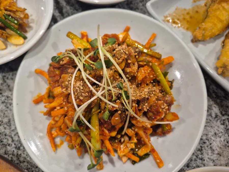 コマクと細切り野菜の和え物