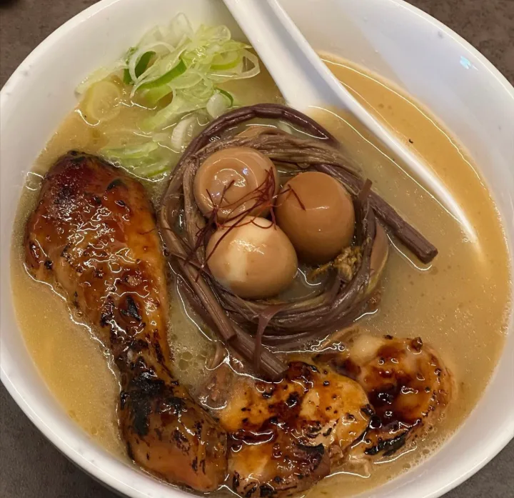 白 ひよこラーメン