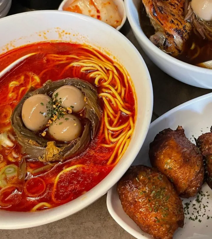 赤 卵ラーメン