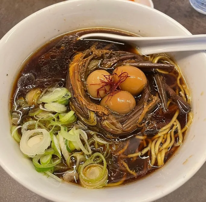 黒 卵ラーメン
