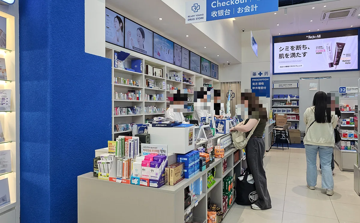 薬剤師が立つ相談カウンター