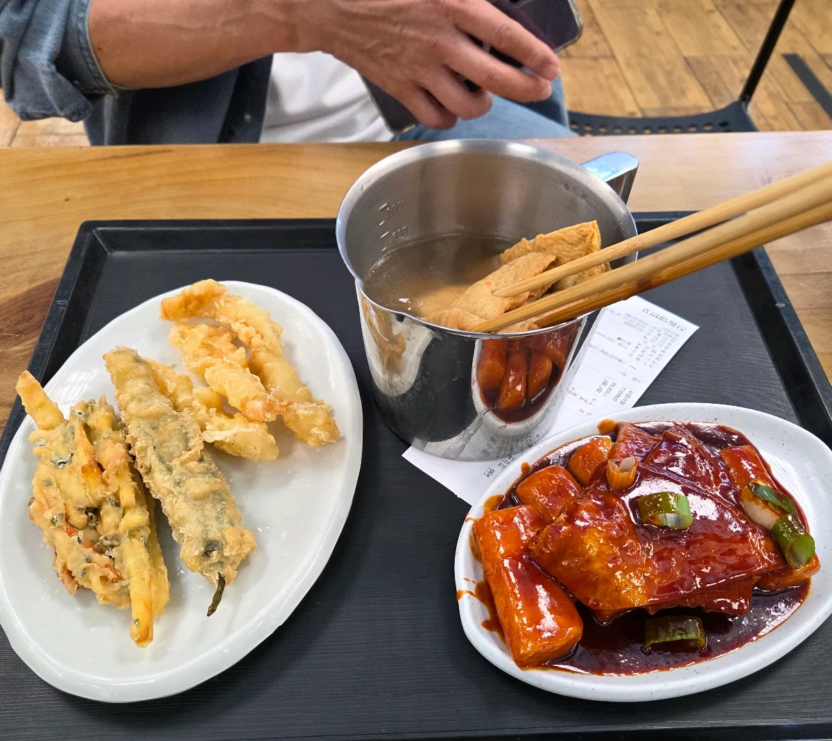 サングギネ — トッポギと揚げ物、串オムク