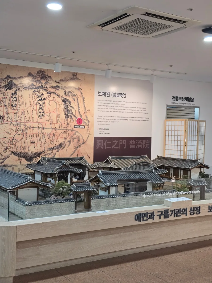 普済院の建物模型と展示