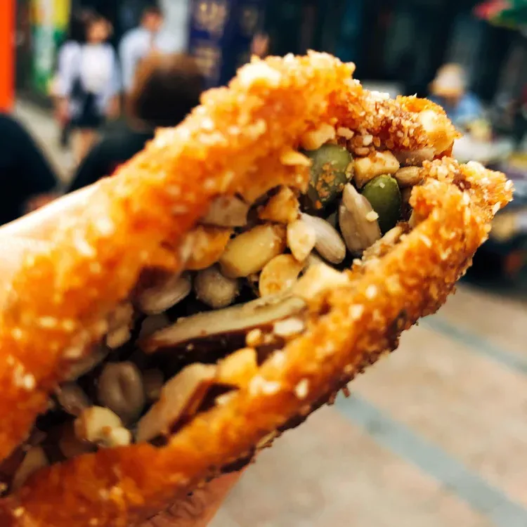 スンギ・シアホットク — 種とナッツがぎっしり詰まったシアホットク