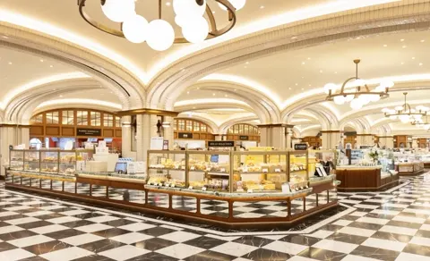 新世界百貨店 江南店