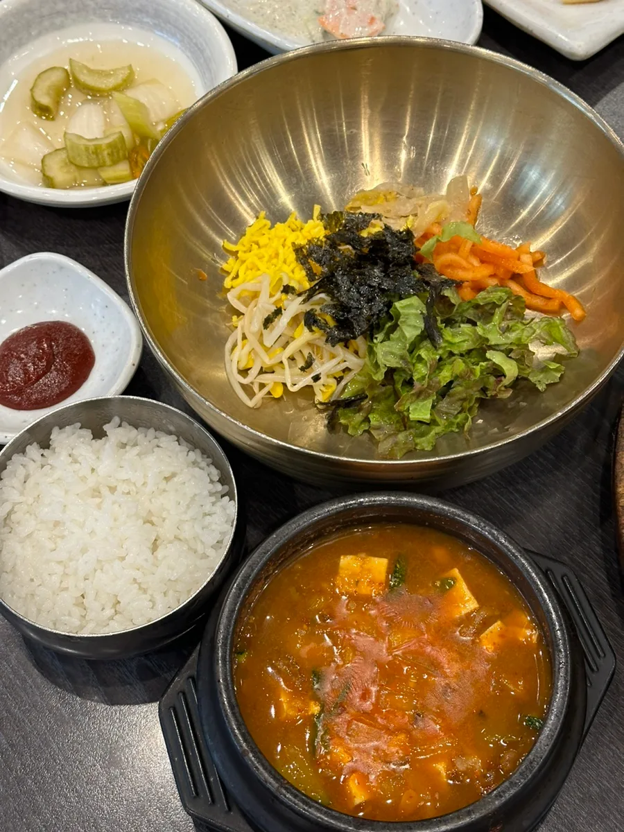 野菜ビビンバとテンジャンチゲ