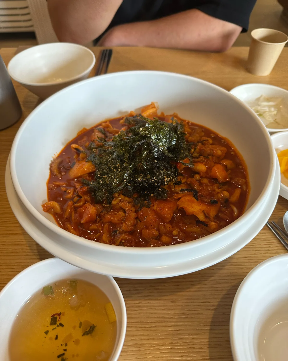 ナクチ入りの辛い麺料理