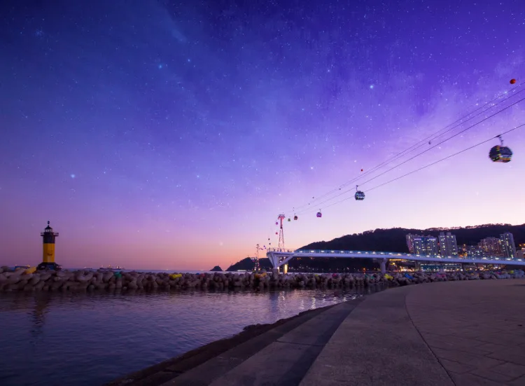 松島海上ケーブルカー — 夕空を渡る海上ケーブルカー