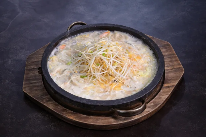 石鍋白チャンポン・大（3〜4人前）