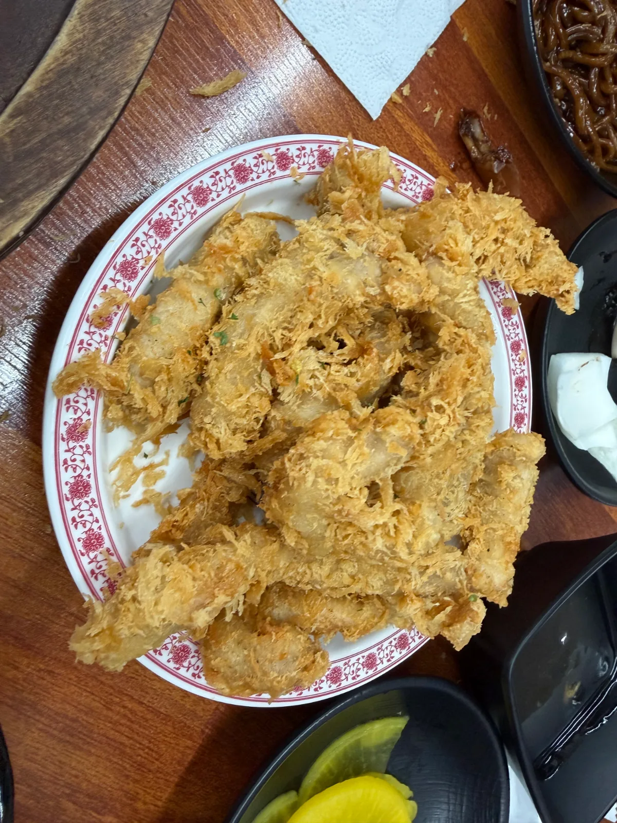 皿に盛られた揚げたての酢豚