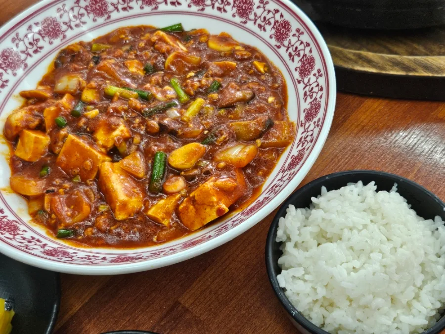 麻婆豆腐と白いご飯