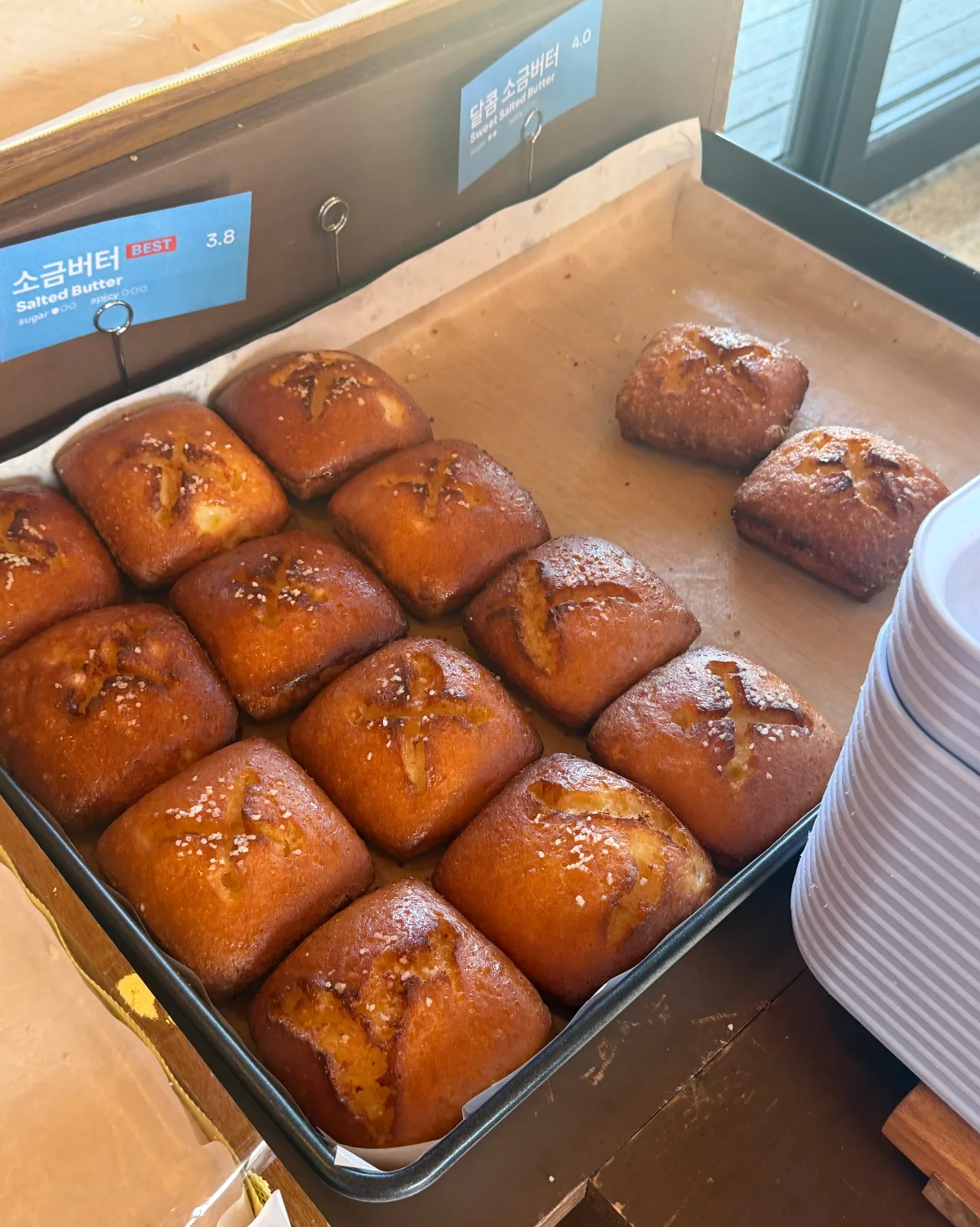 スルスル・パンアッカン — 焼き色のついた四角いパン
