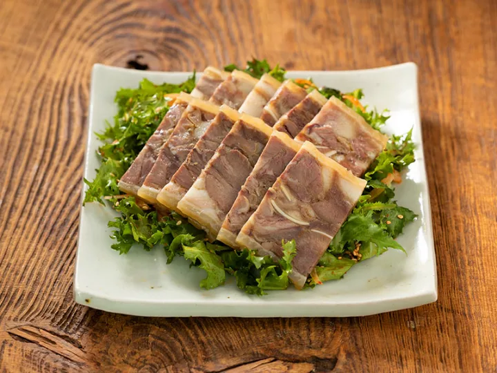 豚肉の冷製とサラダの和え物