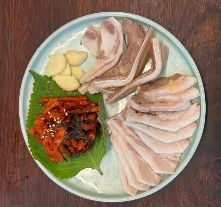 豚の頭肉のゆで肉（一皿）