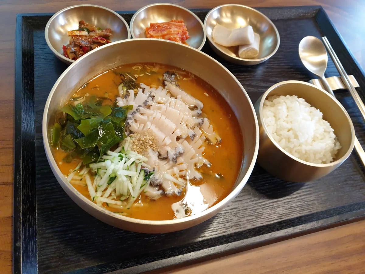 テワク — アワビのムルフェとご飯の膳