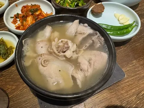 オムヨンベク・テジクッパ 海雲台店
