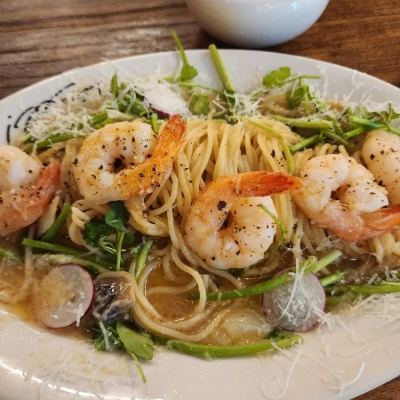 エビとセリのパスタ
