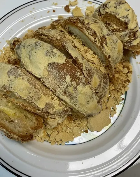 WHAT A BREAD 龍山店