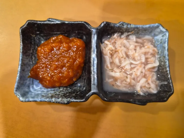 辛い薬味とセウジョッ(アミの塩辛)