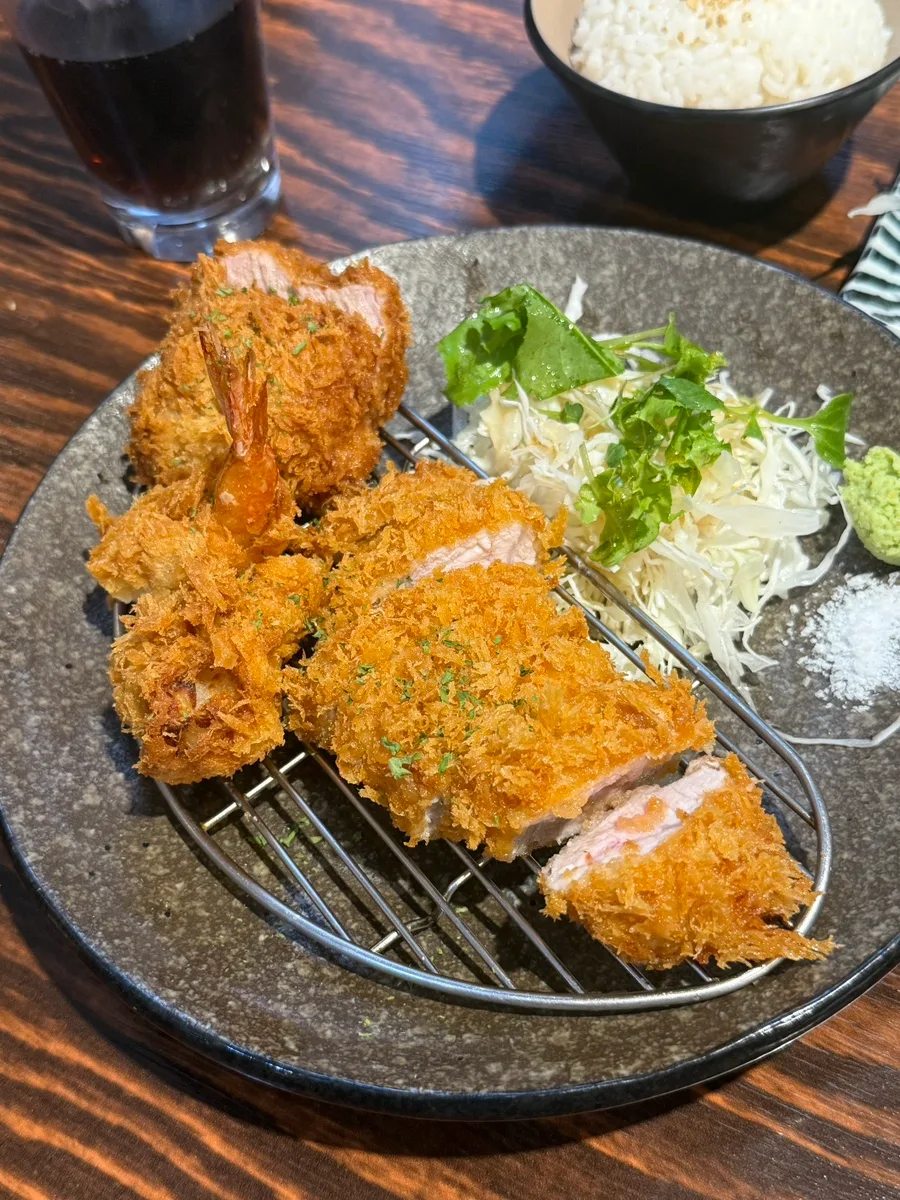 延南トマ 北村店 — カツとエビフライの盛り合わせ