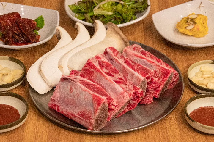 牛カルビ・味付けなし（アメリカ産・1人前2本・450g）