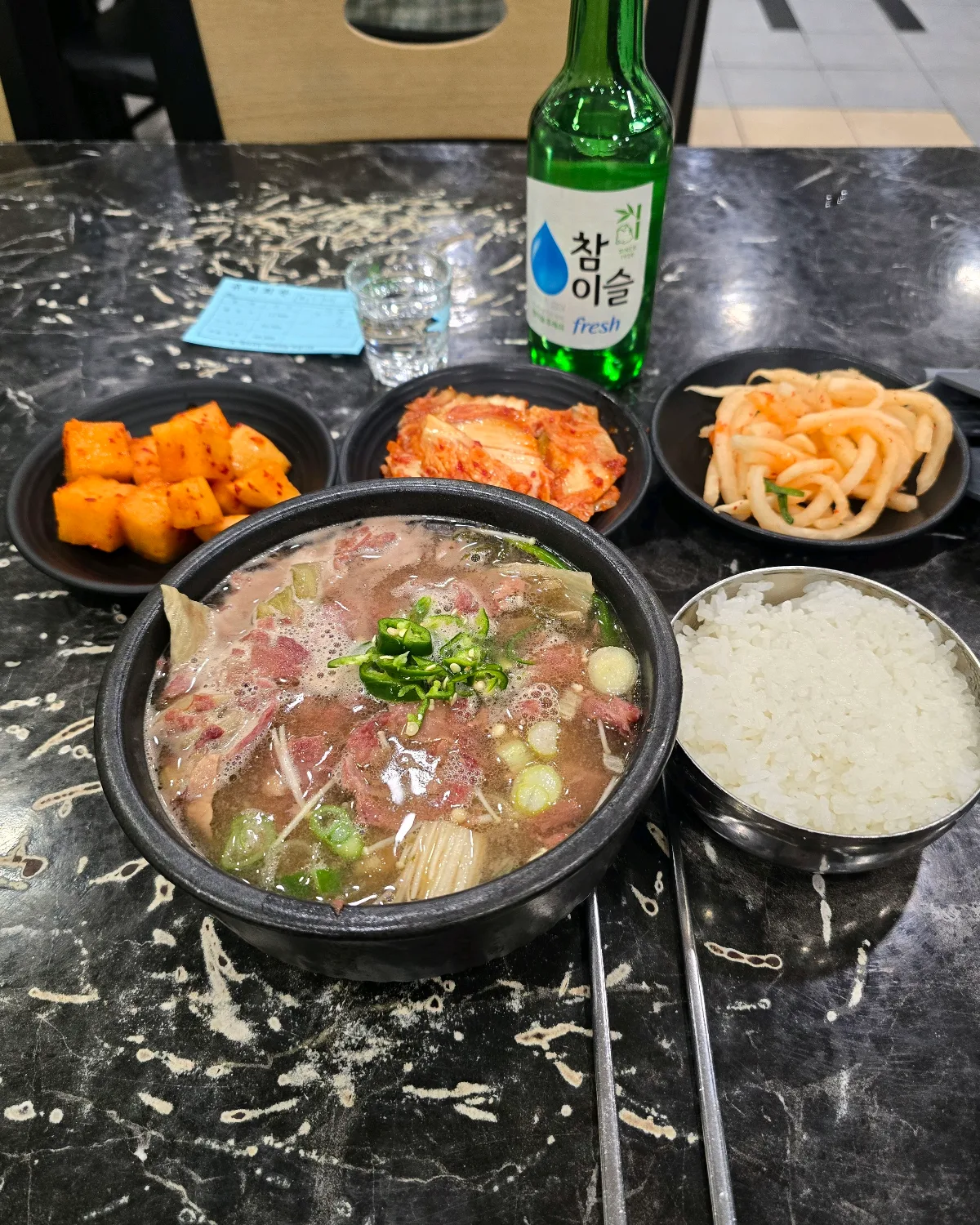 土鍋のスープとご飯、焼酎